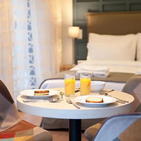 Platinum And Hotel 4*